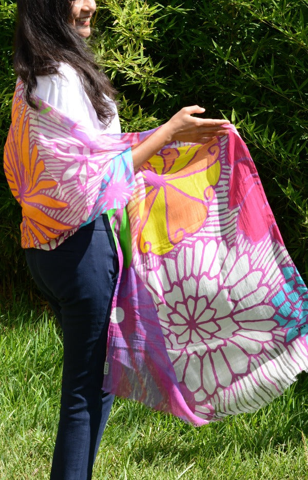 scarf-flowers-spring-colors