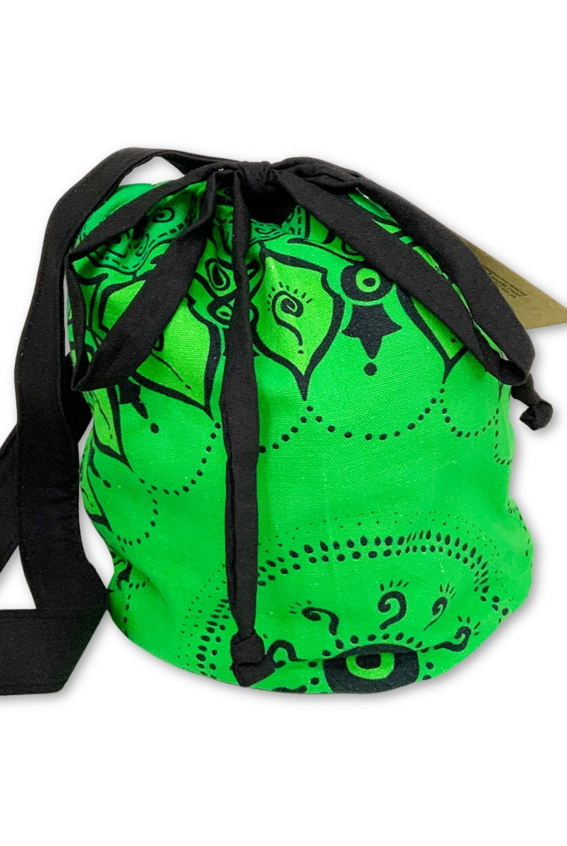 1-duffel bag-green-2