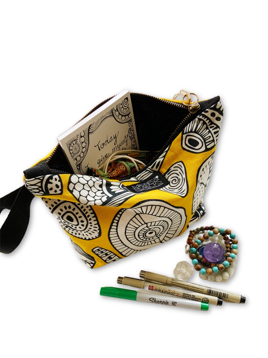 2-makeup bag-yellow-doodles-1