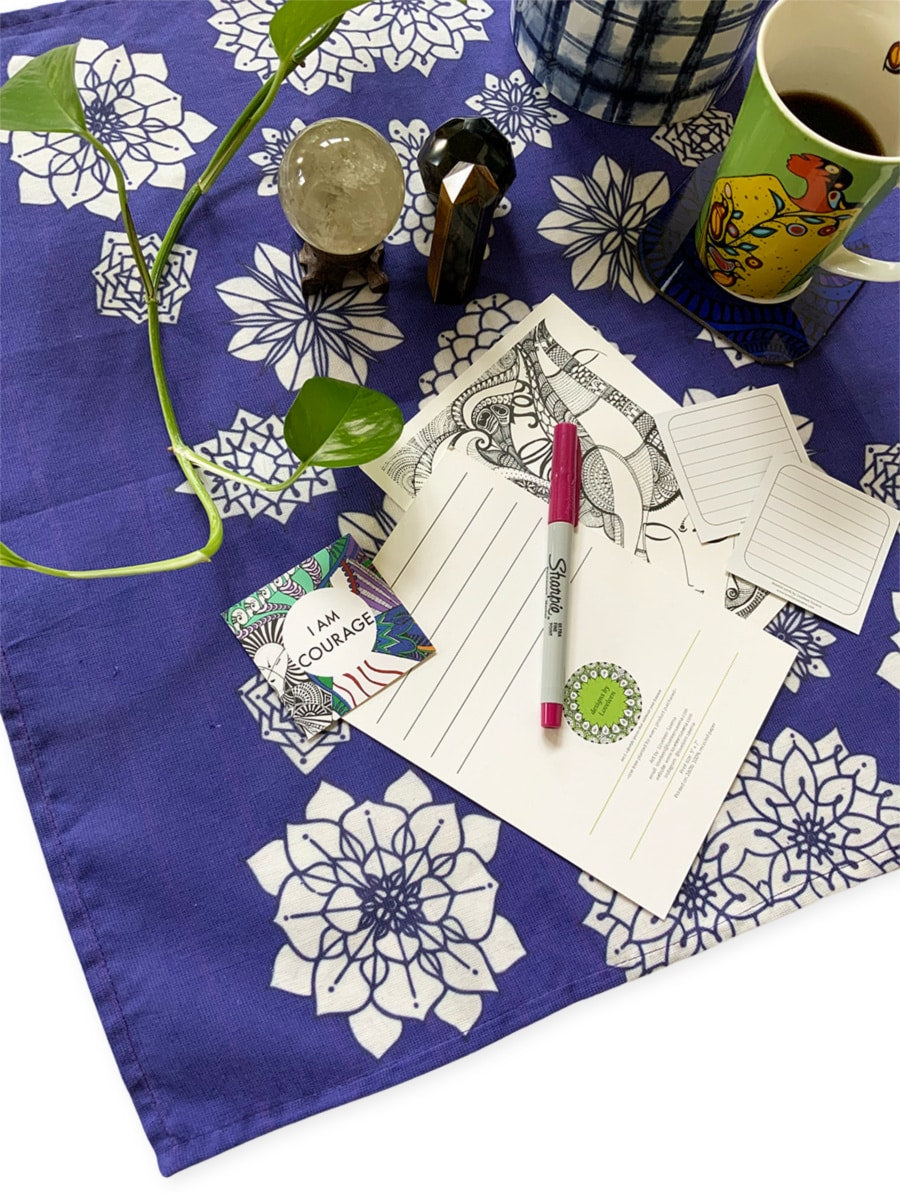 table-napkins-blue-flowers