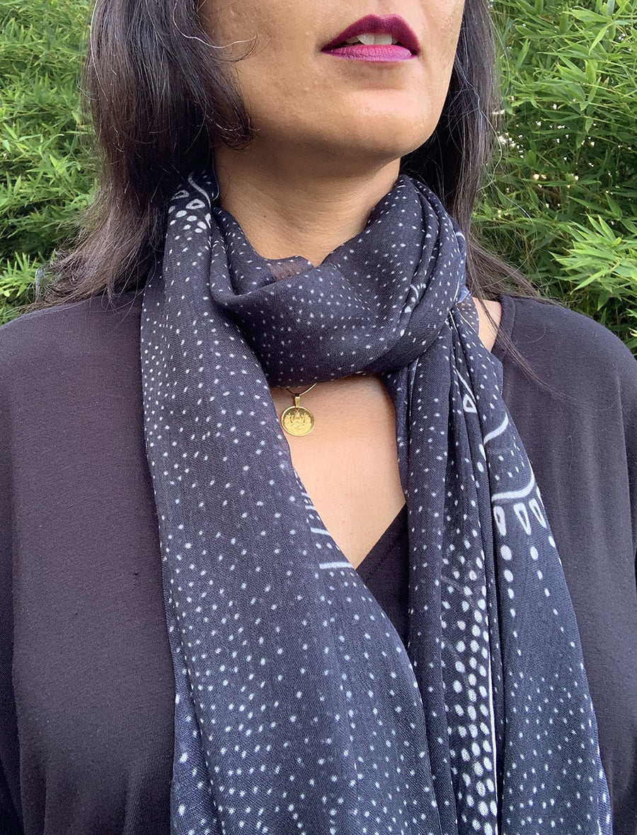 2022-scarf-cosmic-blackwhite-15
