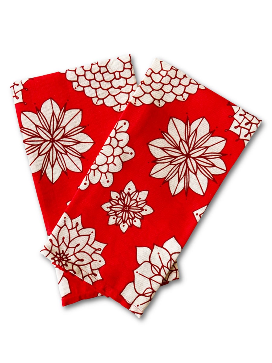 2022-table-napkins-red-flowers-1a