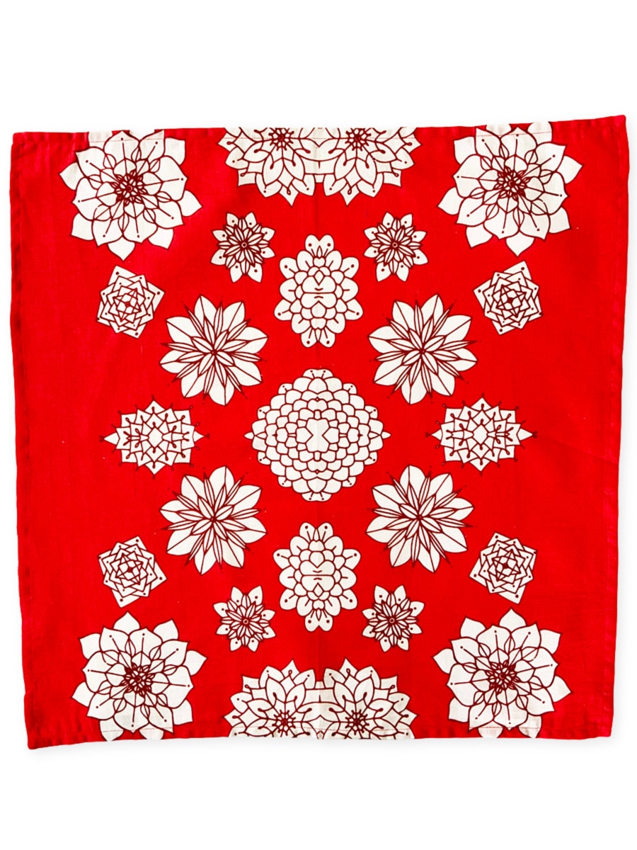 2022-table-napkins-red-flowers