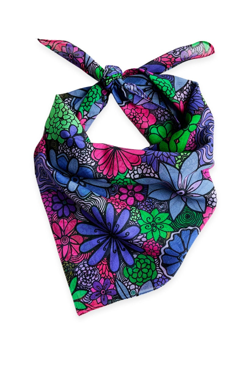 blooming-boldly-bandana-blue-flowers