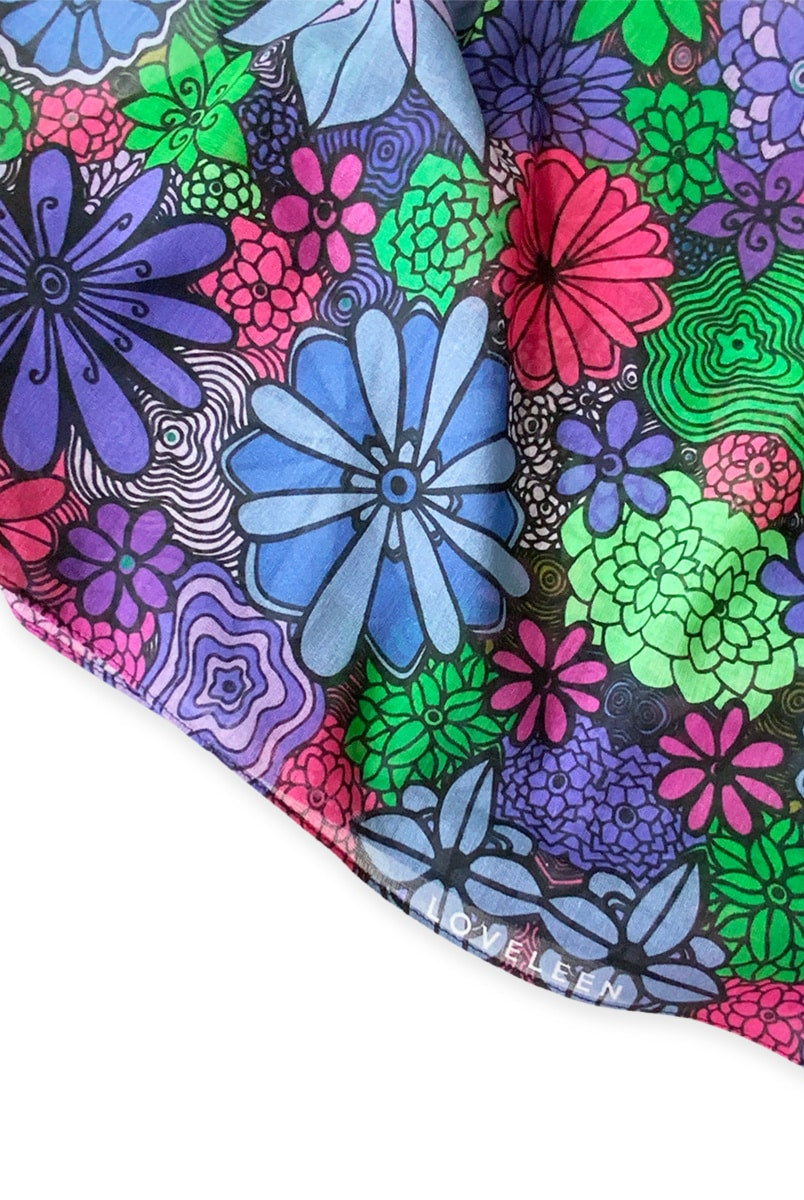 blooming-boldly-bandana-blue-flowers