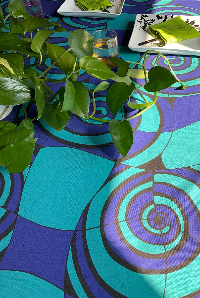 Blue-spirals-table-cloth-19