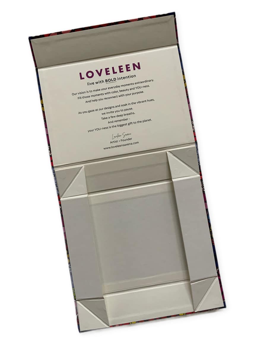 Collapsible-gift-box-inside