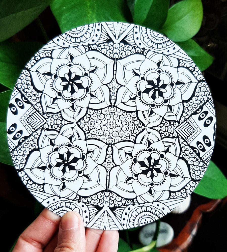 Circle doodle art card: Four Flowers