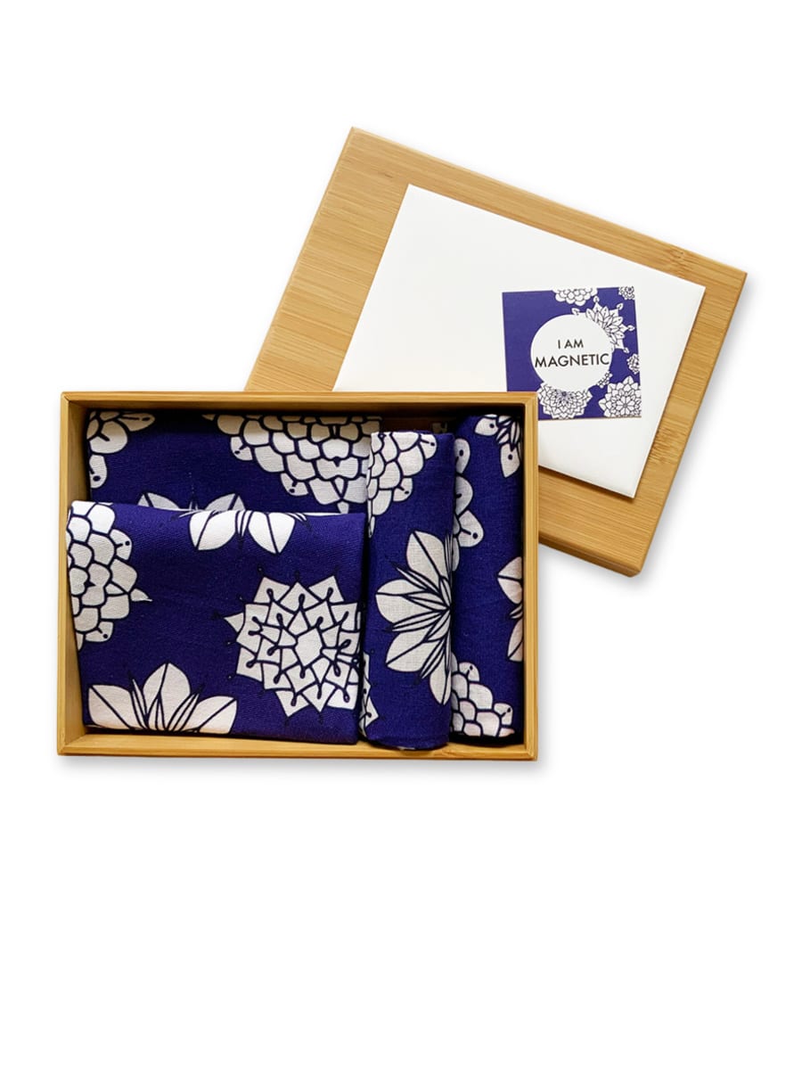 Gift-set-blue-flowers