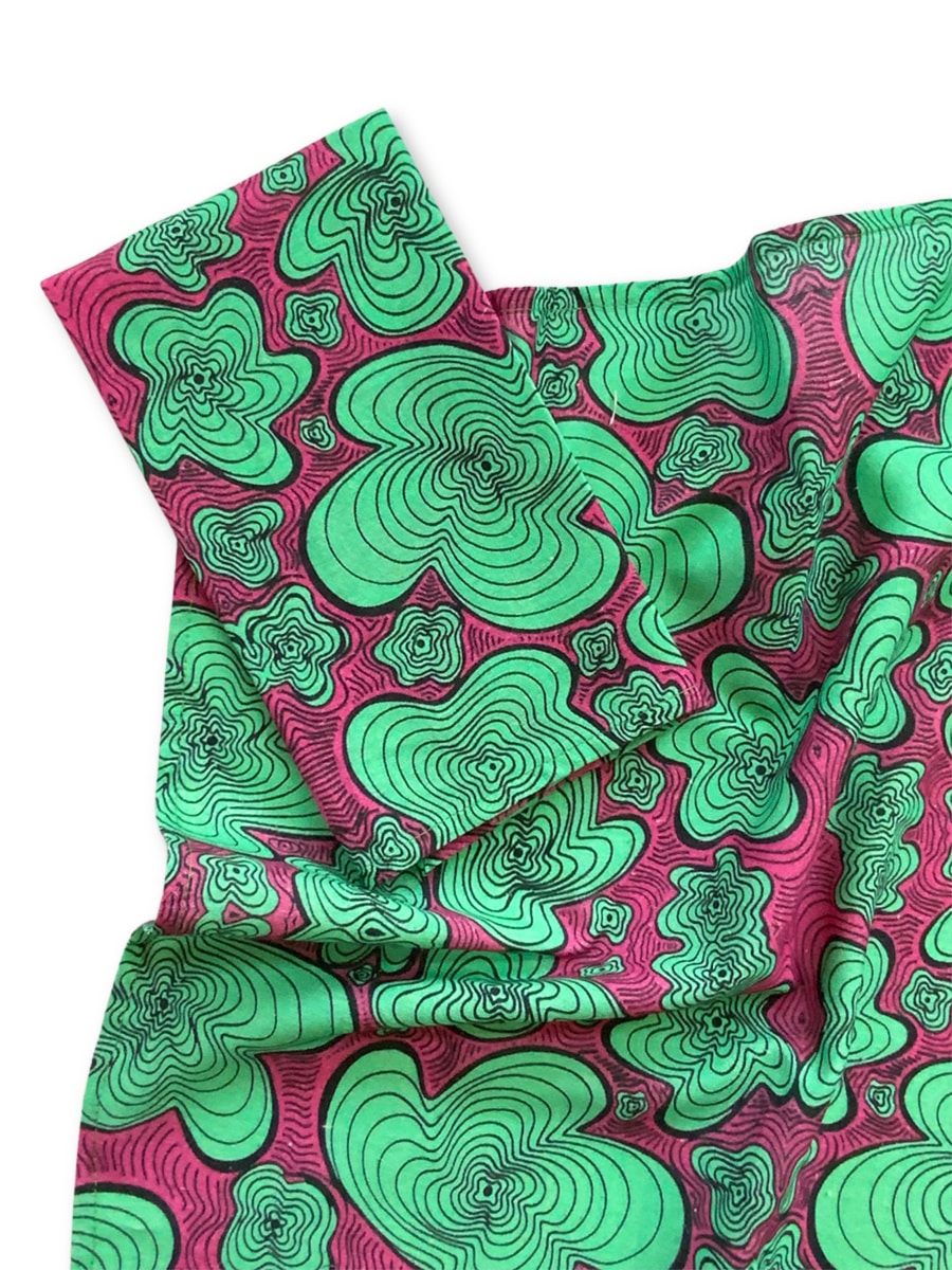 Table-napkins-green-pink-squiggly-pattern