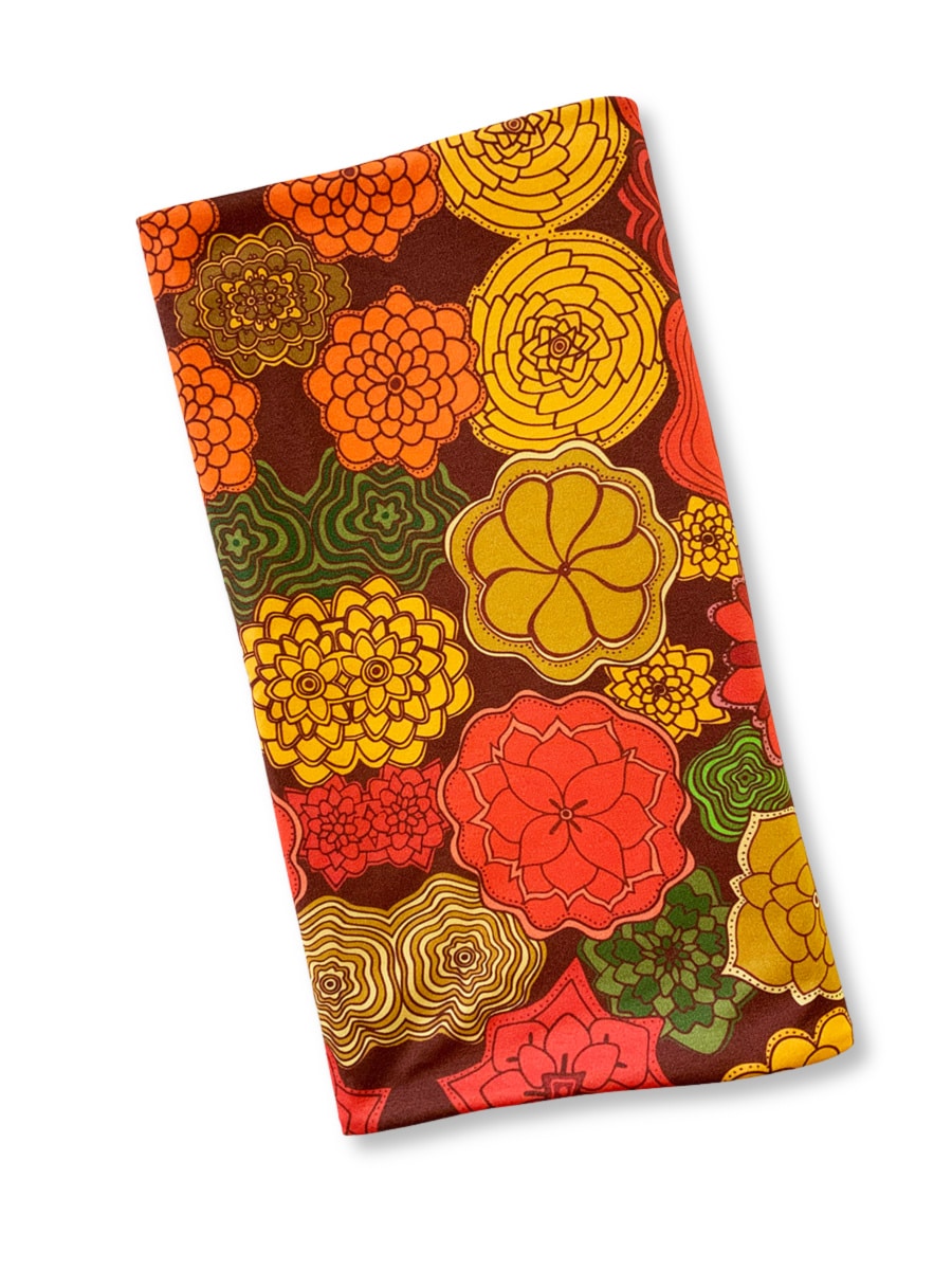 red-orange-flowers-table-cloth