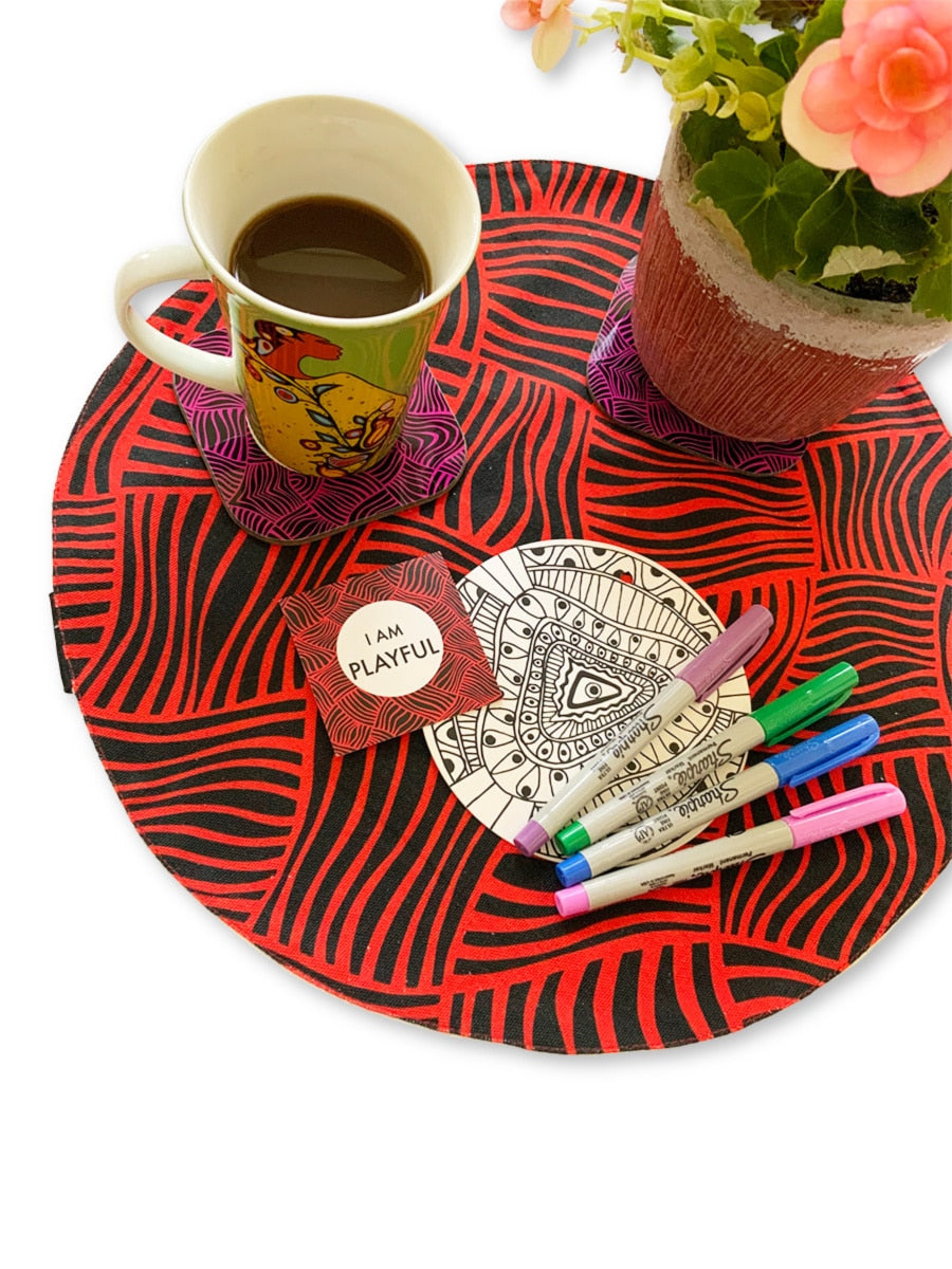 Placemats-lines-red