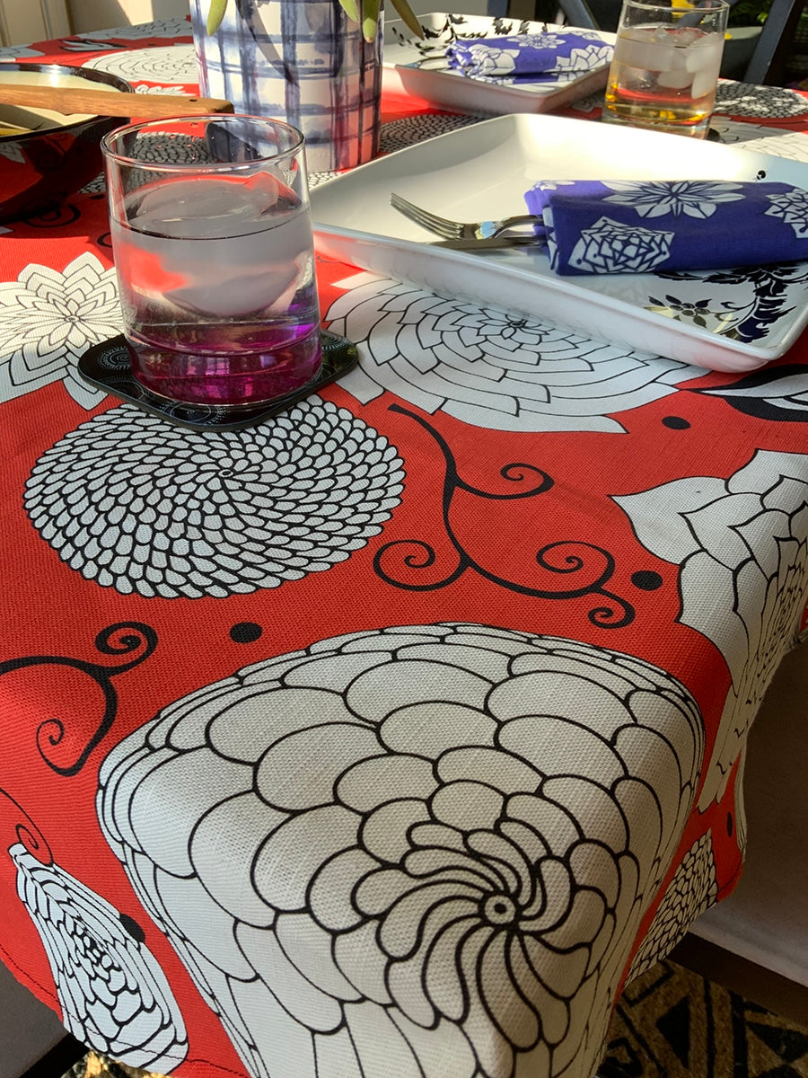 Red-flowers-table-cloth