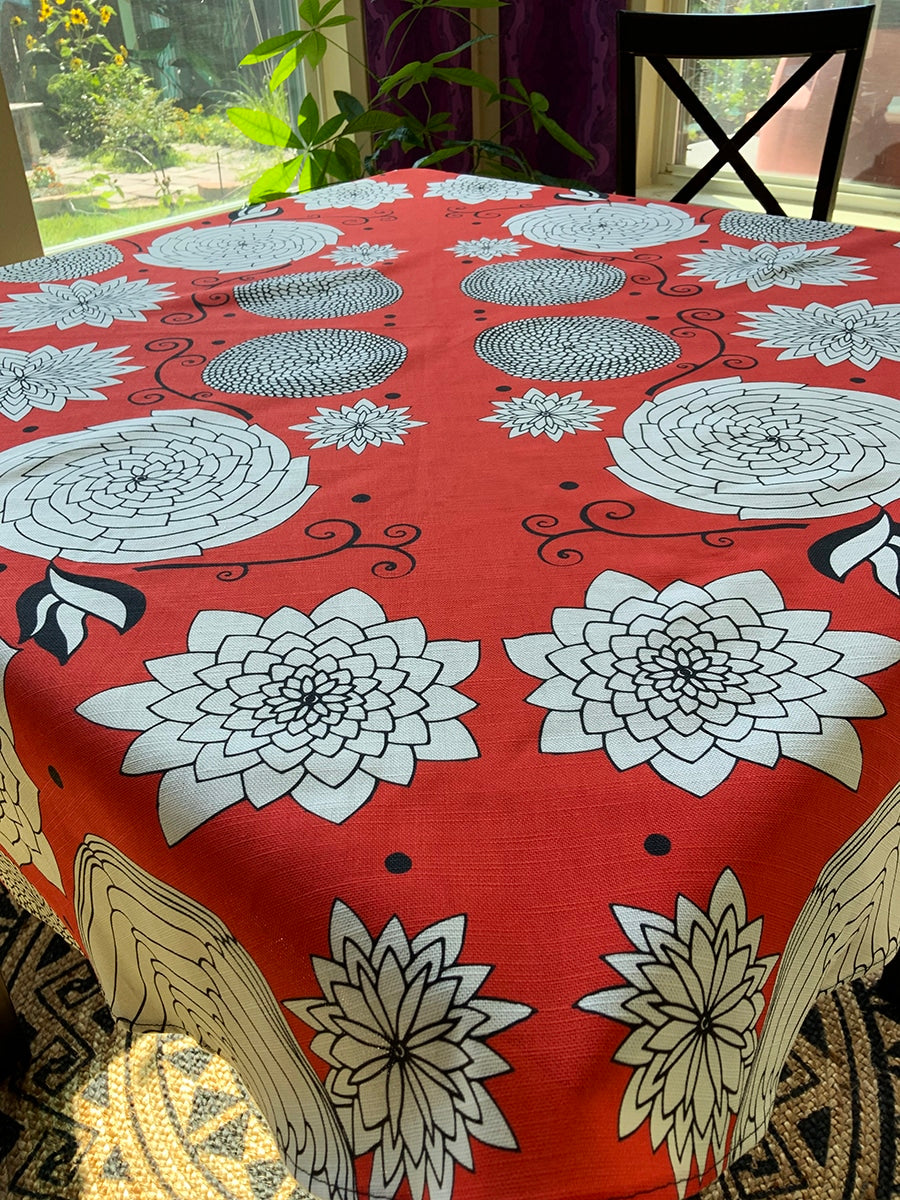 Red-flowers-table-cloth