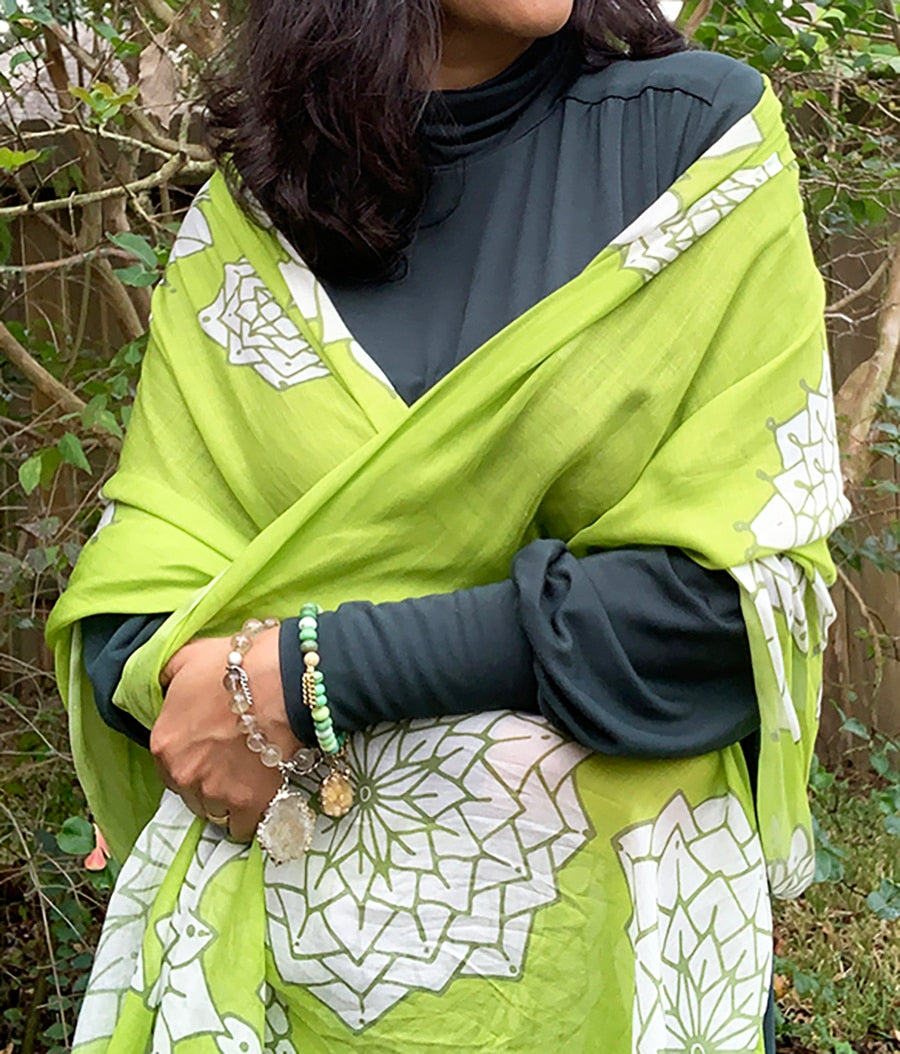 miracles-scarf-green-white