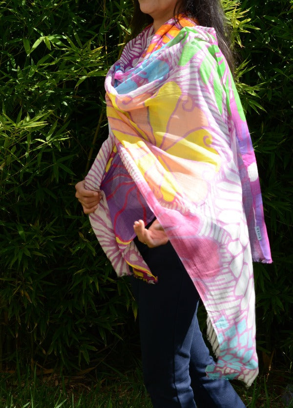 scarf-flowers-spring-colors