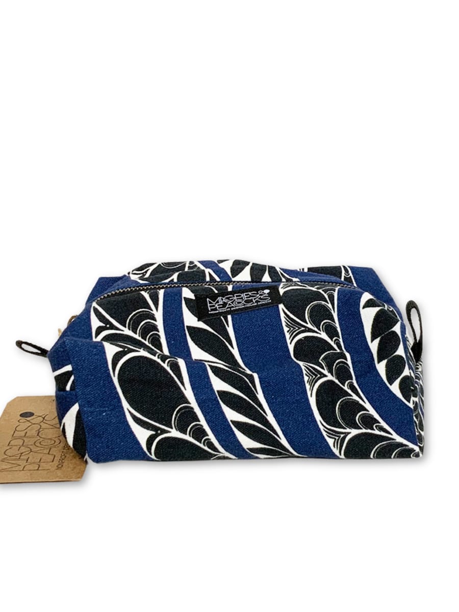 2-toiletry bag-blue black-6