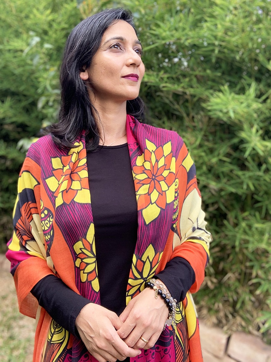 2022-scarf-i-am-confident-magenta-yellow-33