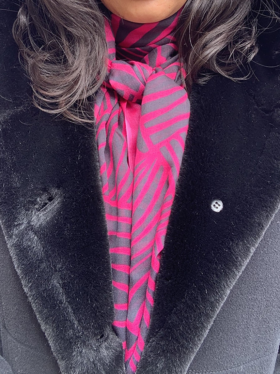 2022-scarf-playful-magenta-18-trim