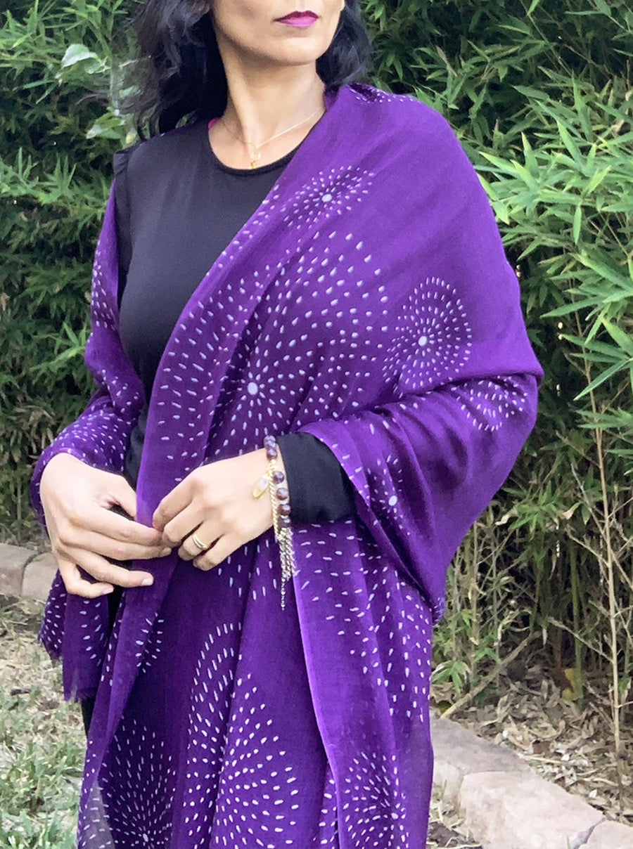 2022-scarf-stars-purple-eggplant