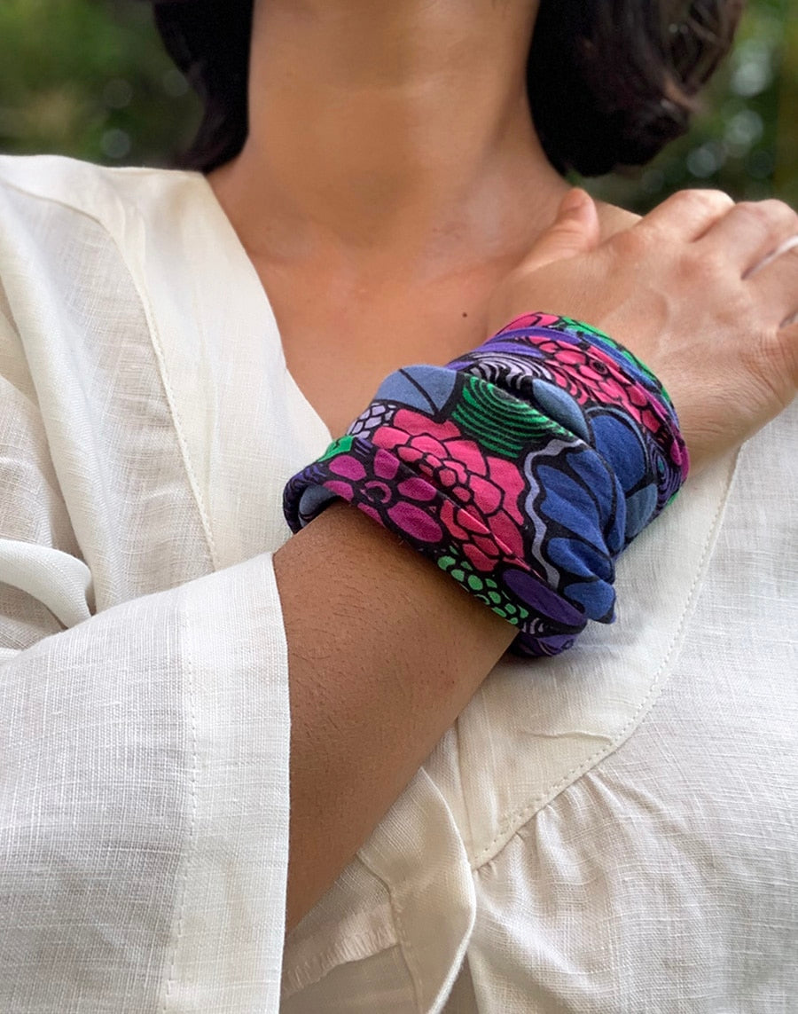 blooming-boldly-bandana-blue-flowers