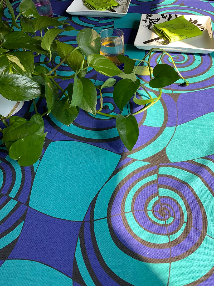 Blue-spirals-table-cloth-19