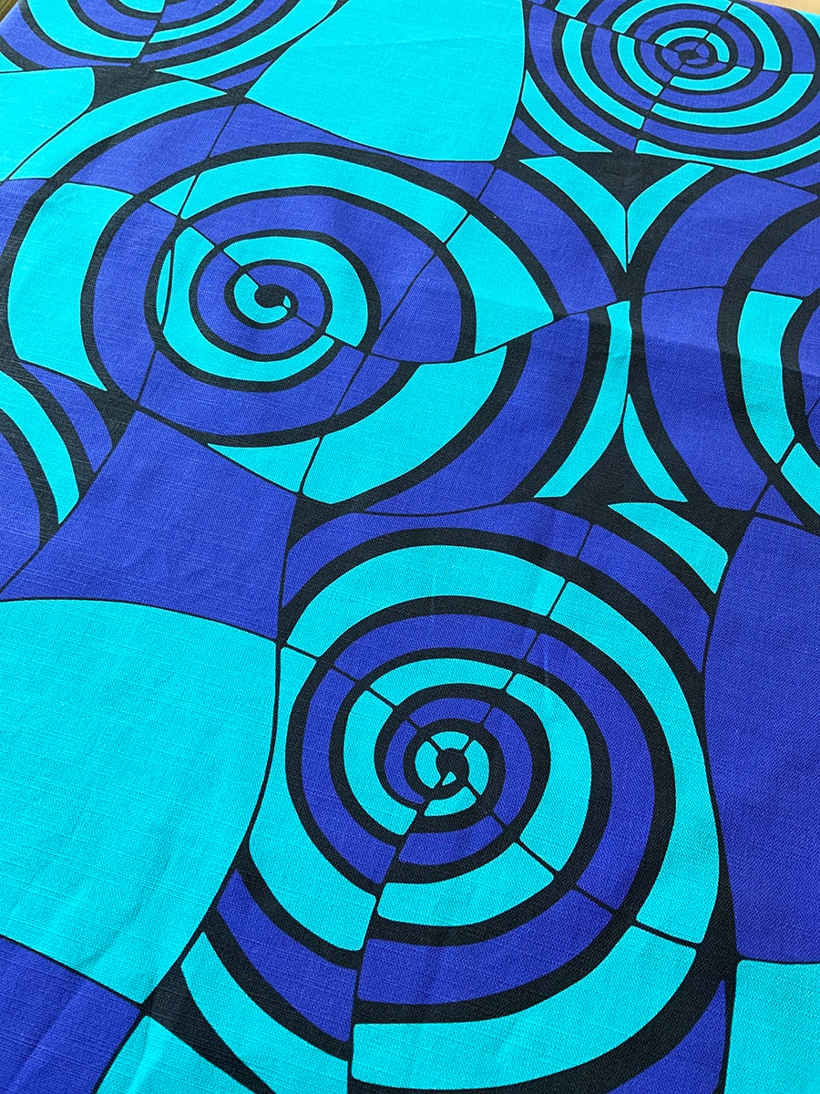 Blue-green-spirals-table-cloth