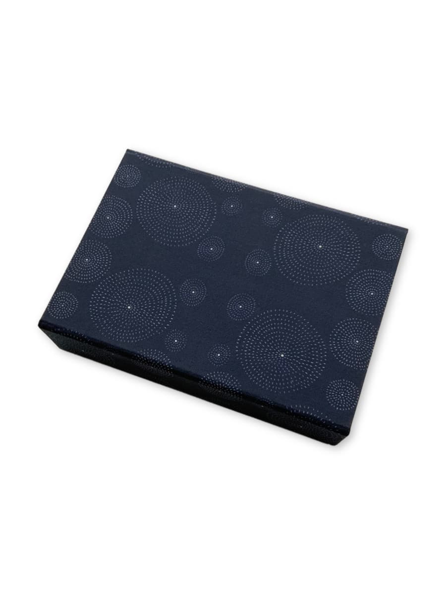 Collapsible-gift-box-stars-black-white