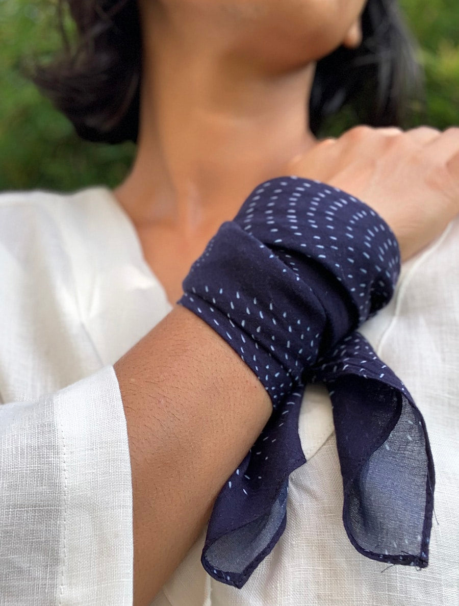 shining-star-black-white-bandana