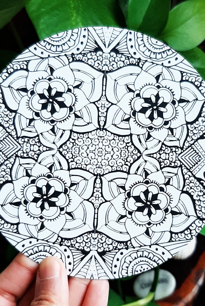 Circle doodle art card: Four Flowers