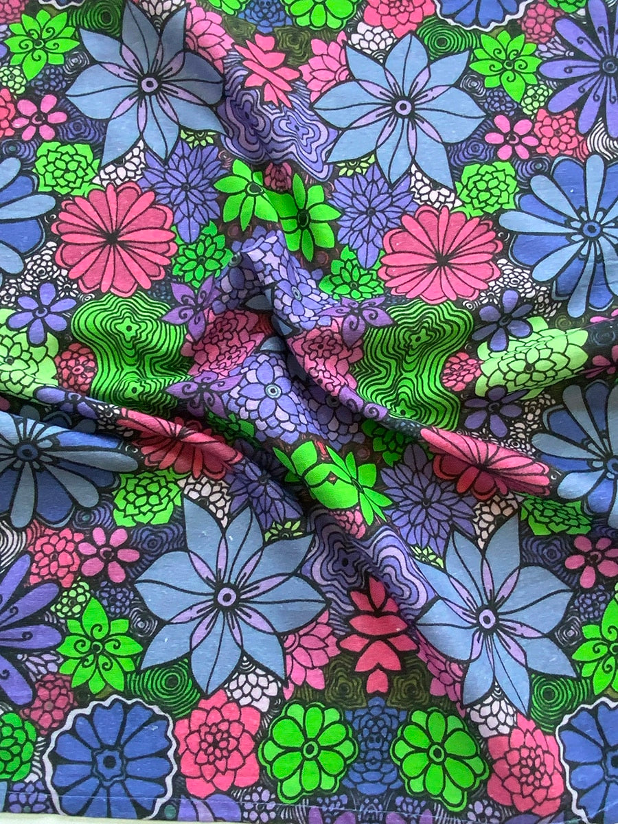 table-Napkin-Bloom-boldly-blue-green-pink