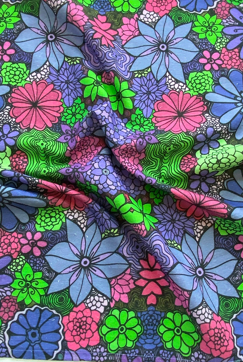 table-Napkin-Bloom-boldly-blue-green-pink