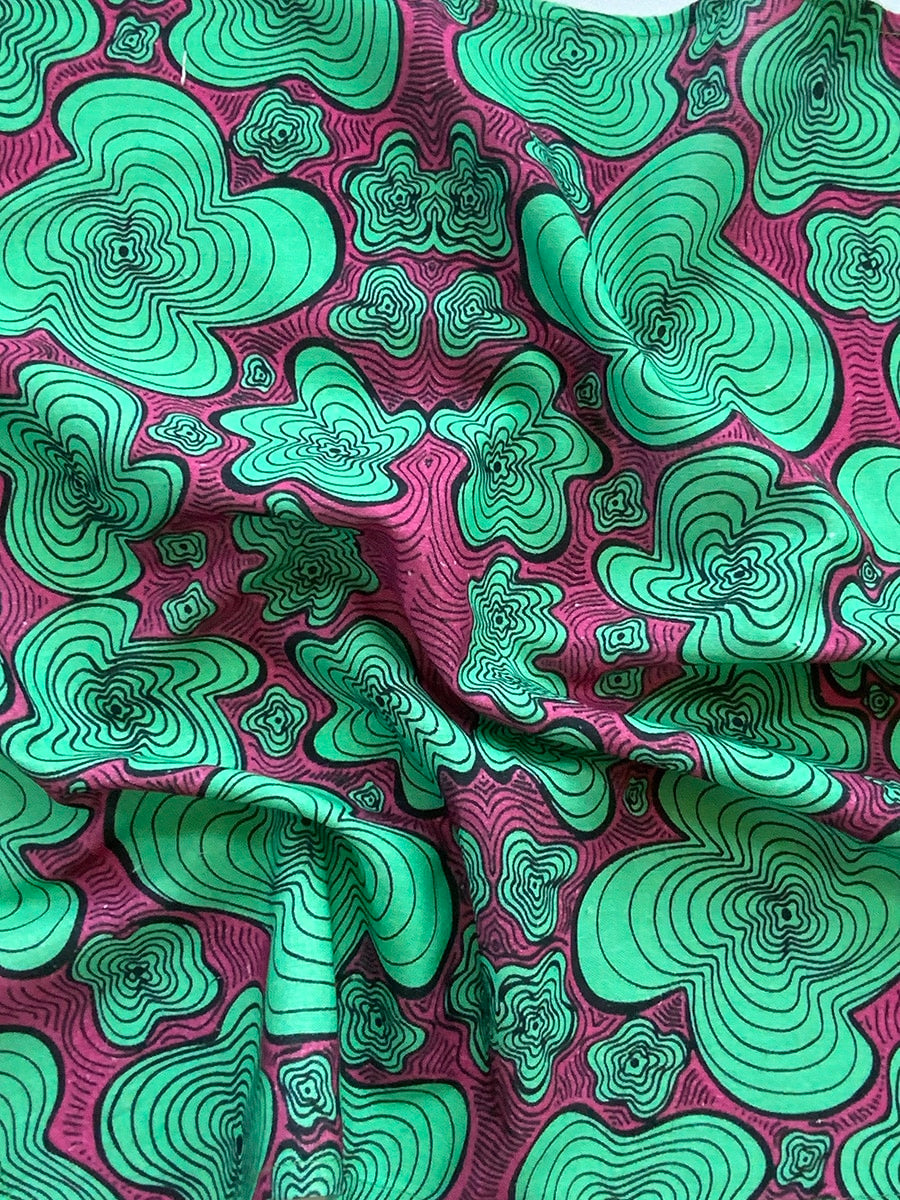 Table-napkins-green-pink-squiggly-pattern