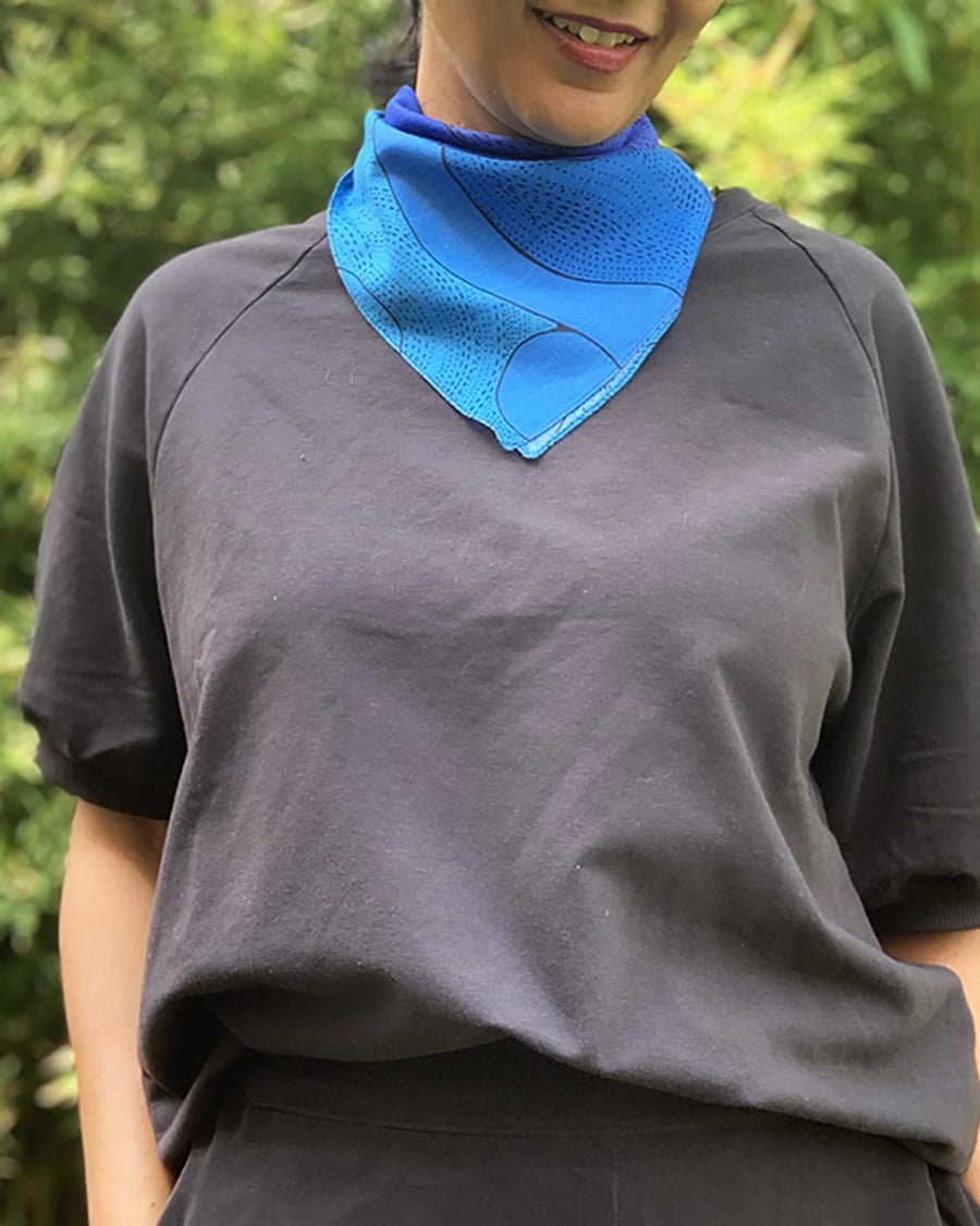 ocean-vibes-sea-blue-bandana-square