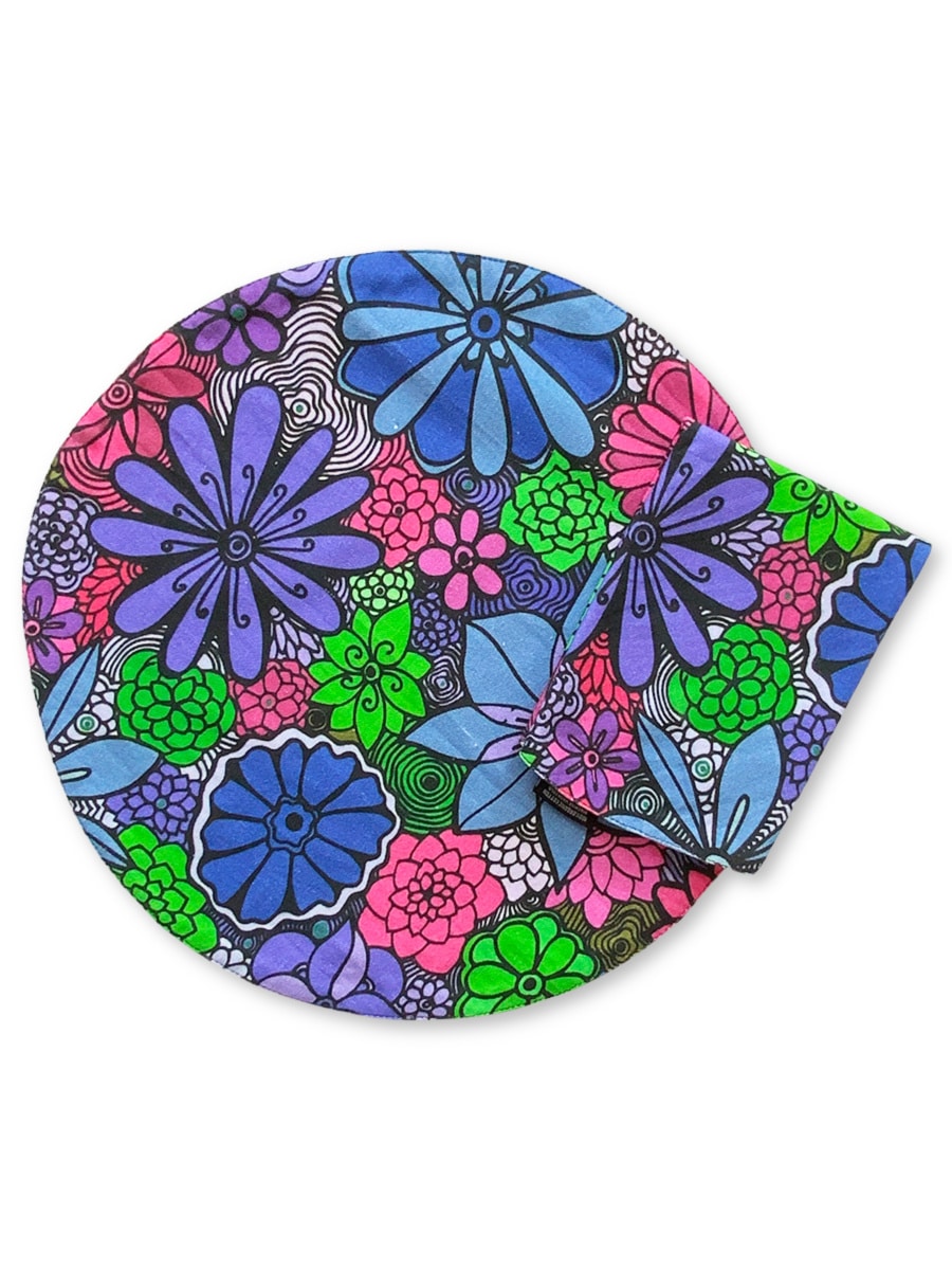 placemat-Bloom-boldly-blue-green-pink