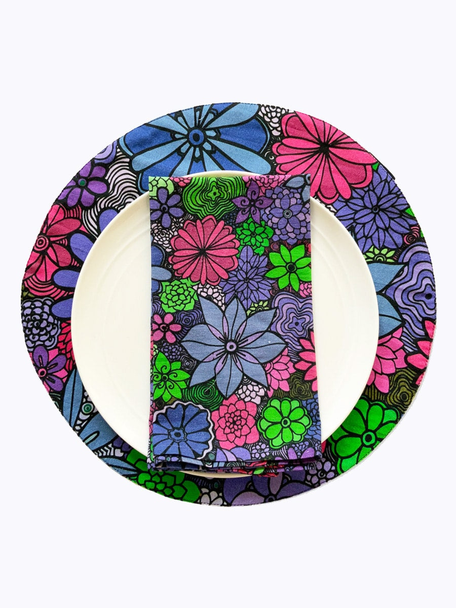 placemat-Bloom-boldly-blue-green-pink