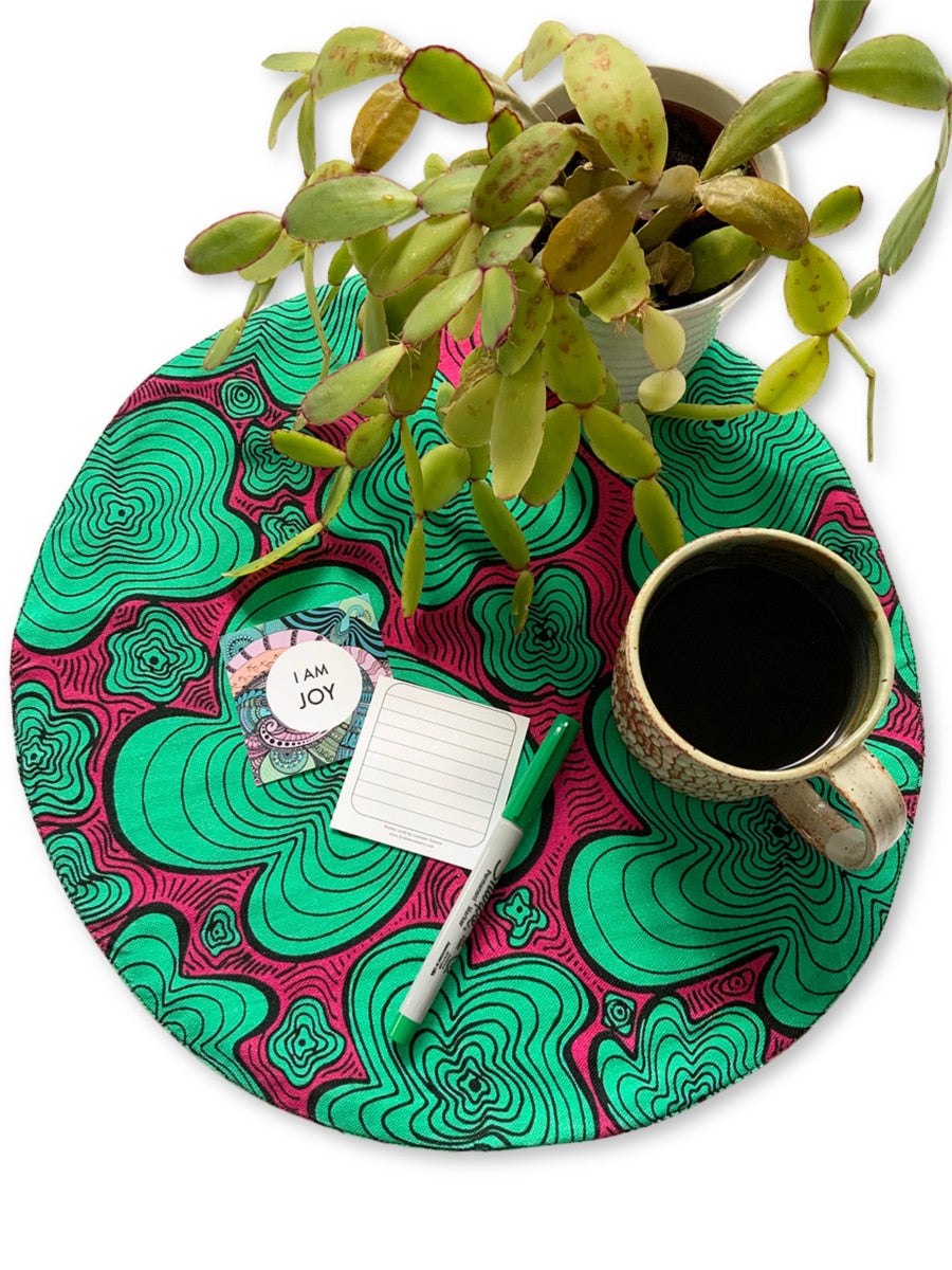 Placemats-green-pink-squiggly-pattern
