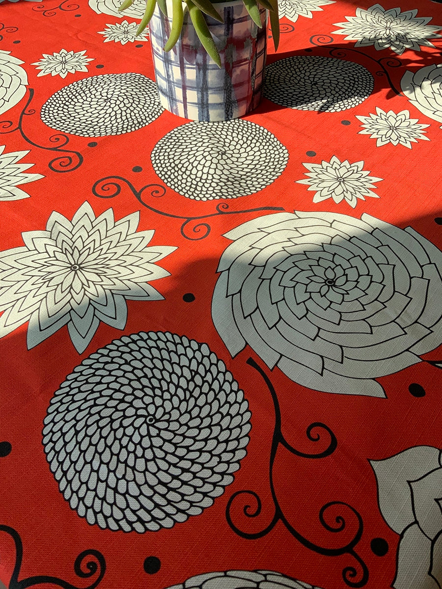 Red-flowers-table-cloth