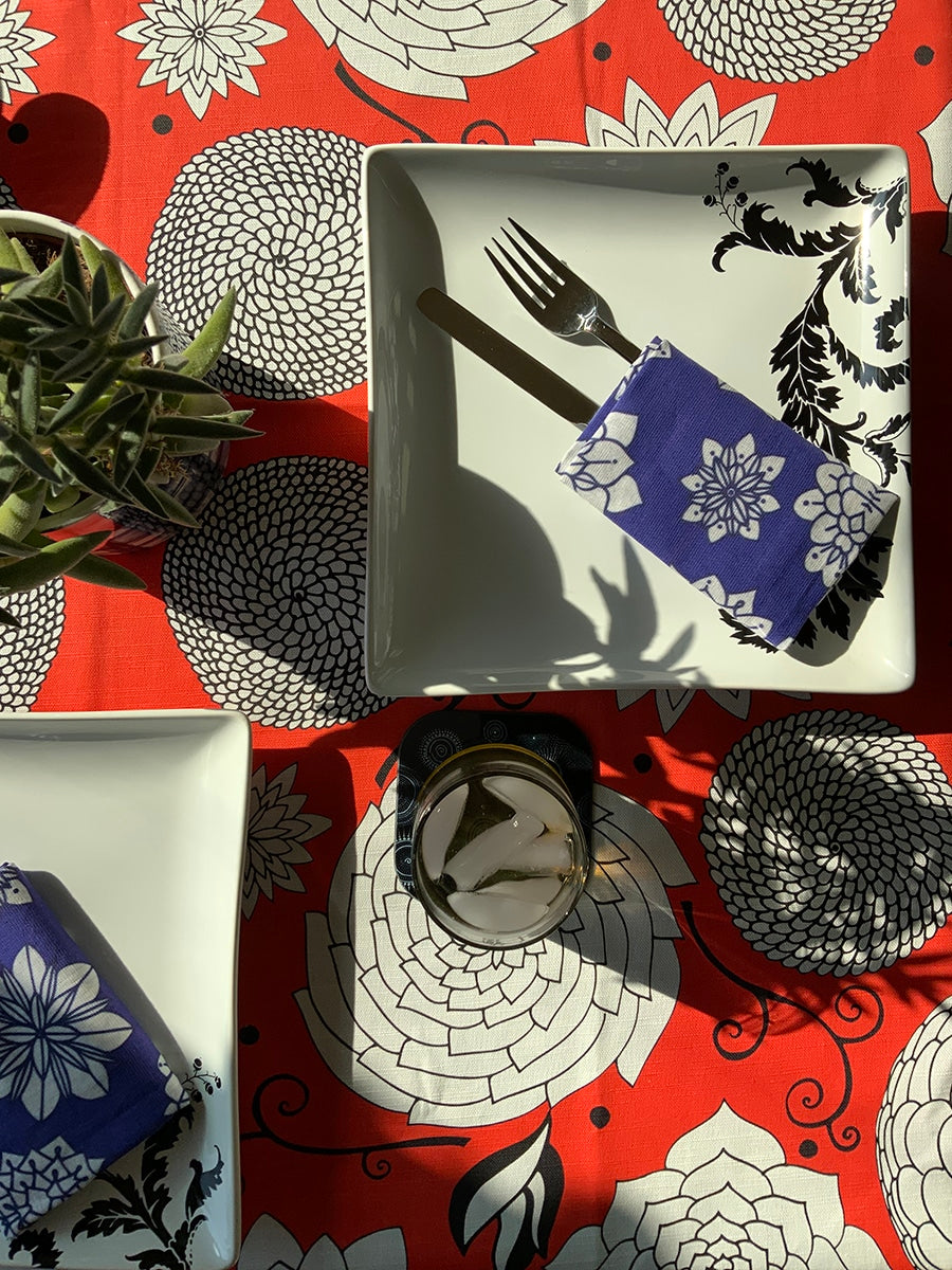 Red-flowers-table-cloth