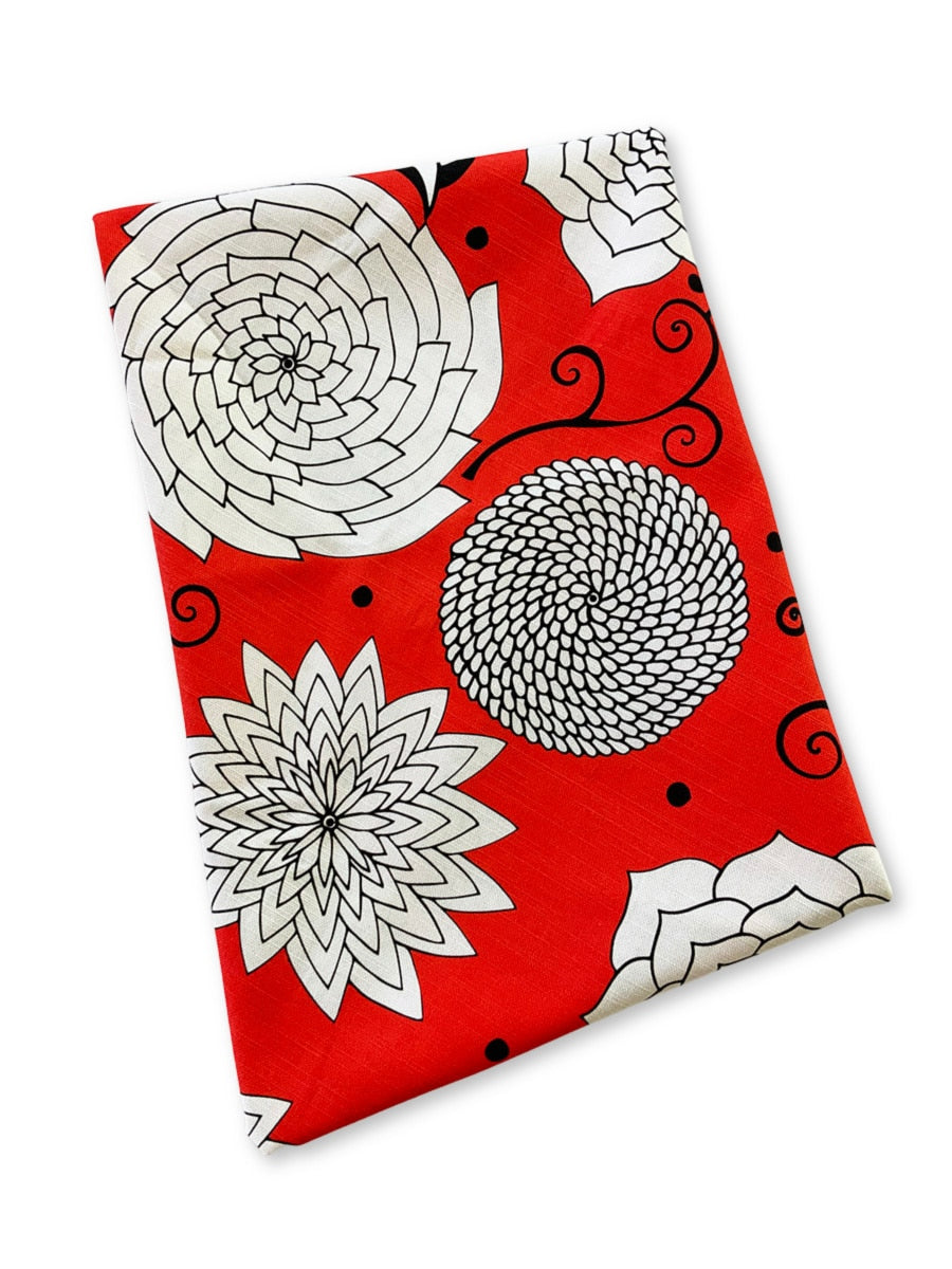 Red-flowers-table-cloth