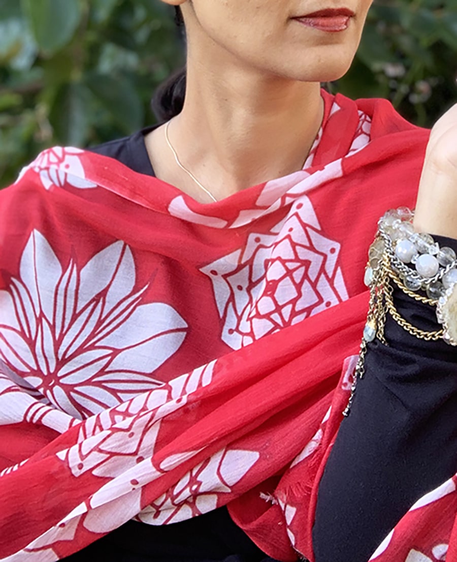 miracles-scarf-red-white