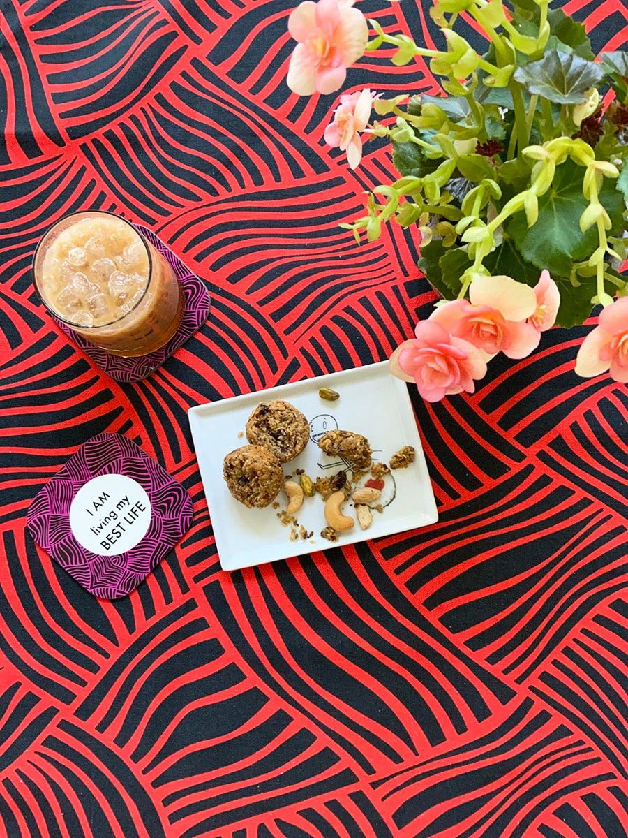 Tea-towel-plain-lines-red-black-pattern