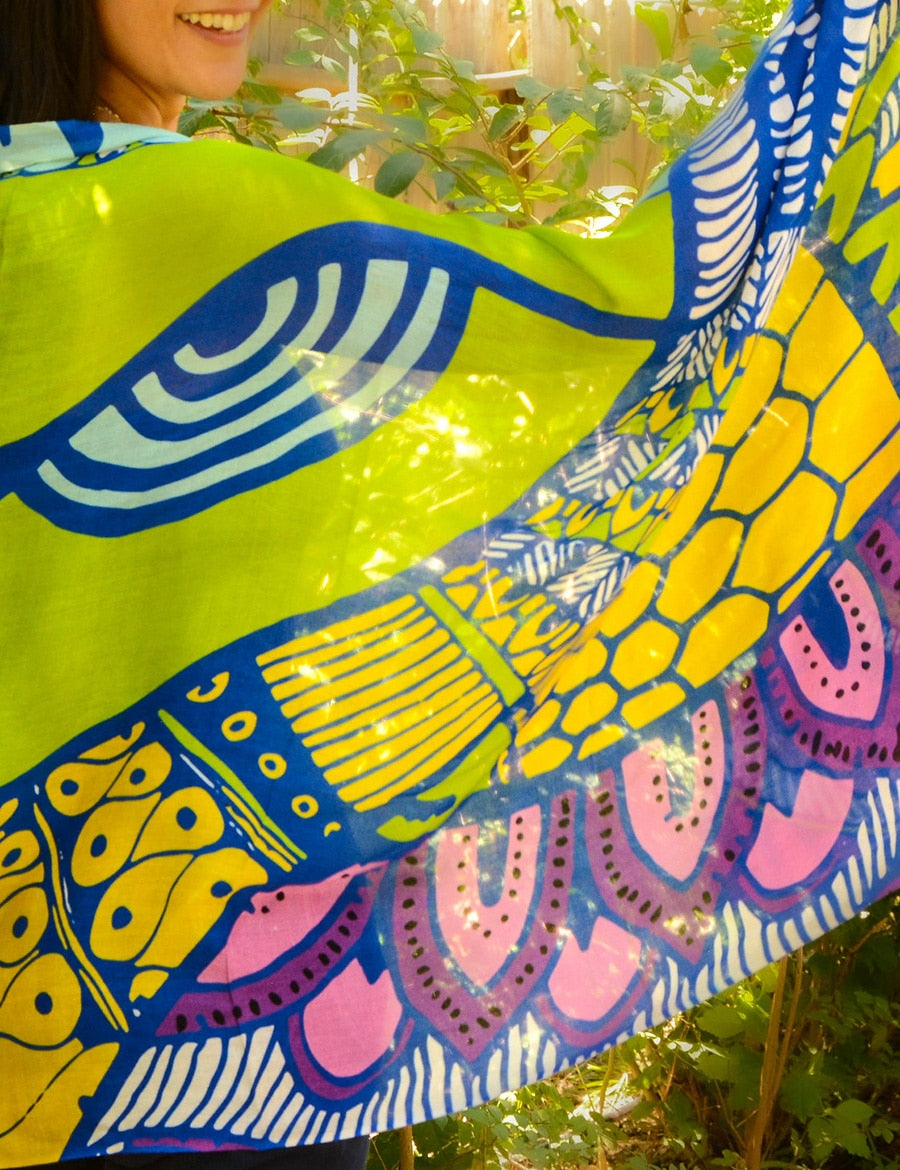 scarf-fish-pattern-green-yellow-blue-beauty